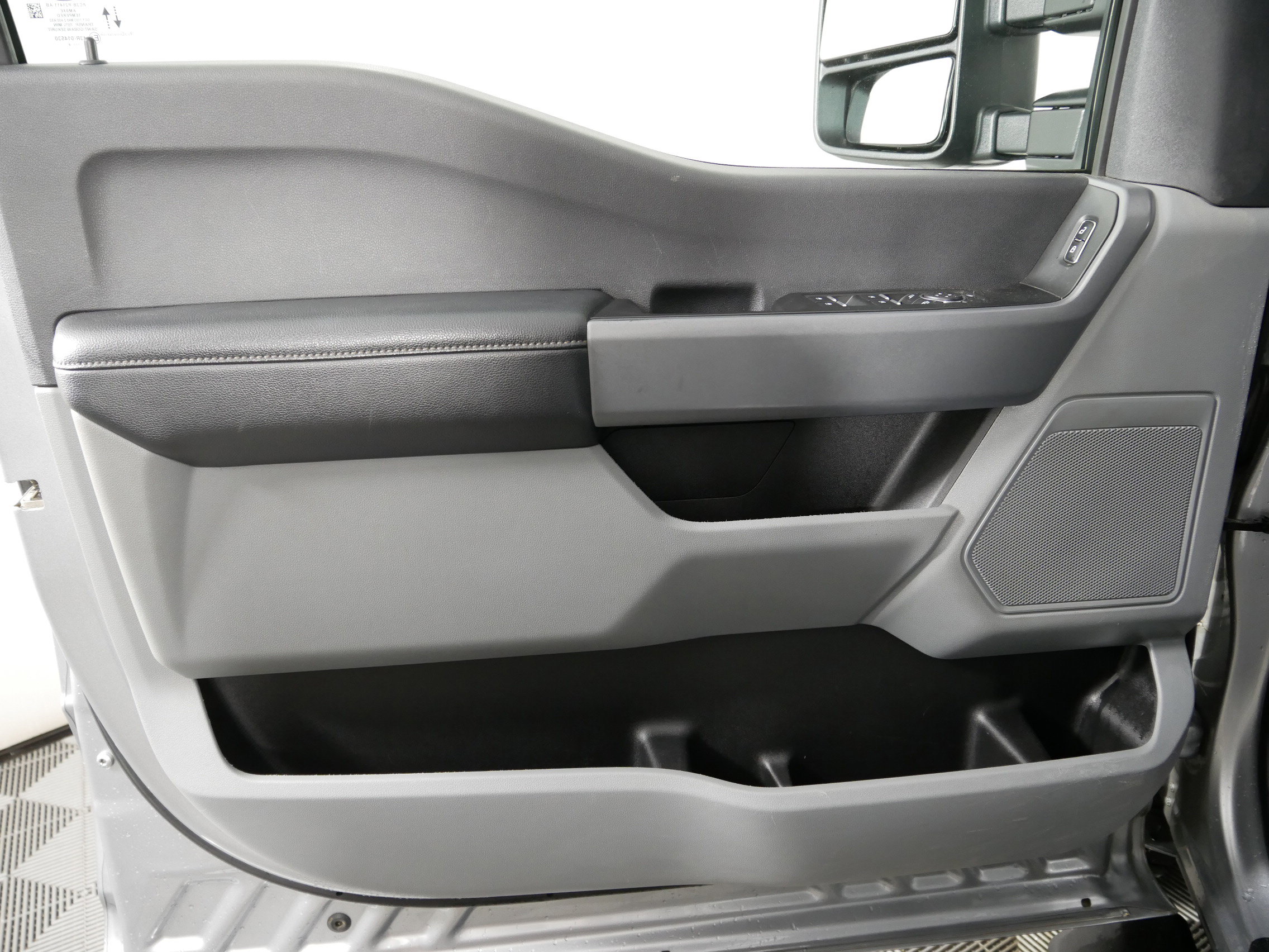 Used 2024 Ford F350 XLT AWD/4WD image 8