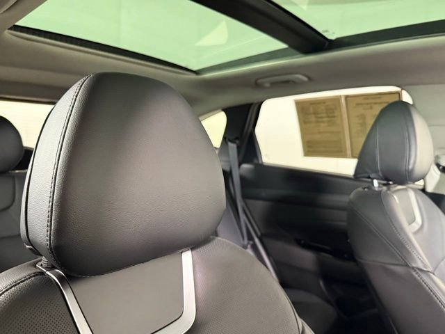 Used 2025 Hyundai Tucson Limited image 30