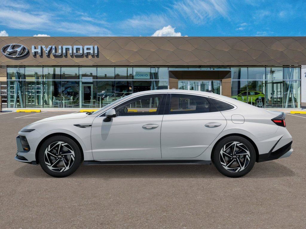 New 2026 Hyundai Sonata SEL FWD image 3