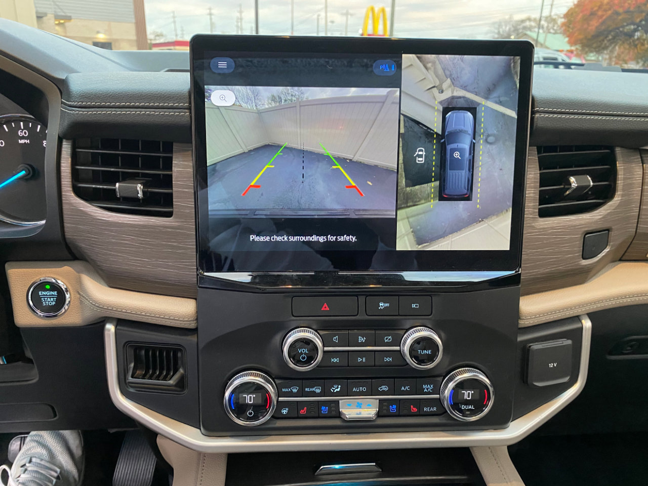 Used 2022 Ford Expedition Max Limited image 22