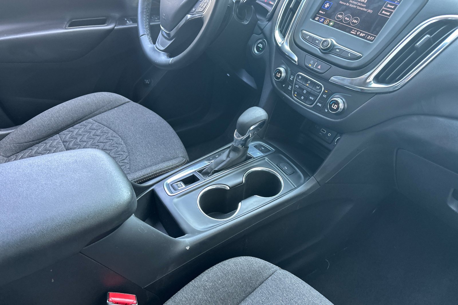 Used 2024 Chevrolet Equinox LT image 19