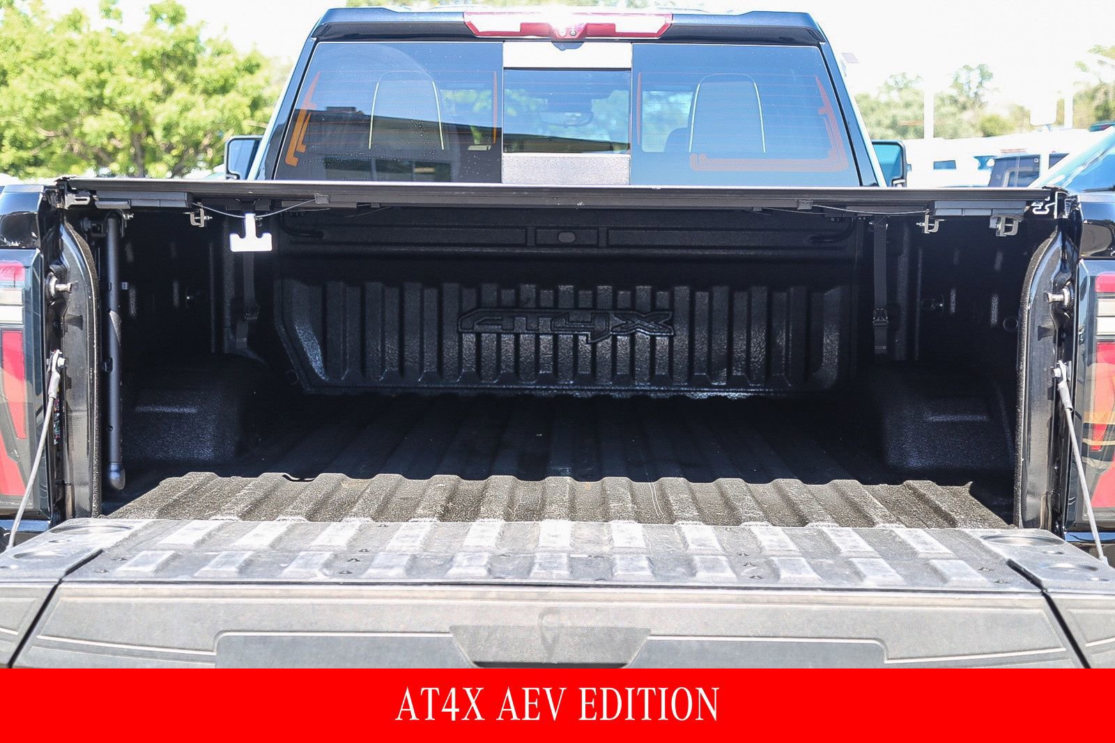 Used 2024 GMC Sierra 2500 AT4X w/ AT4X AEV Edition AWD/4WD image 24