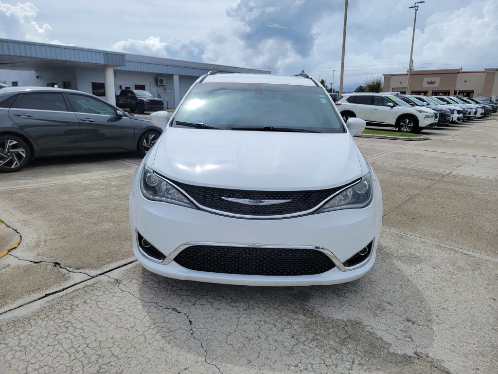Used 2020 Chrysler Pacifica Touring-L Plus FWD image 8