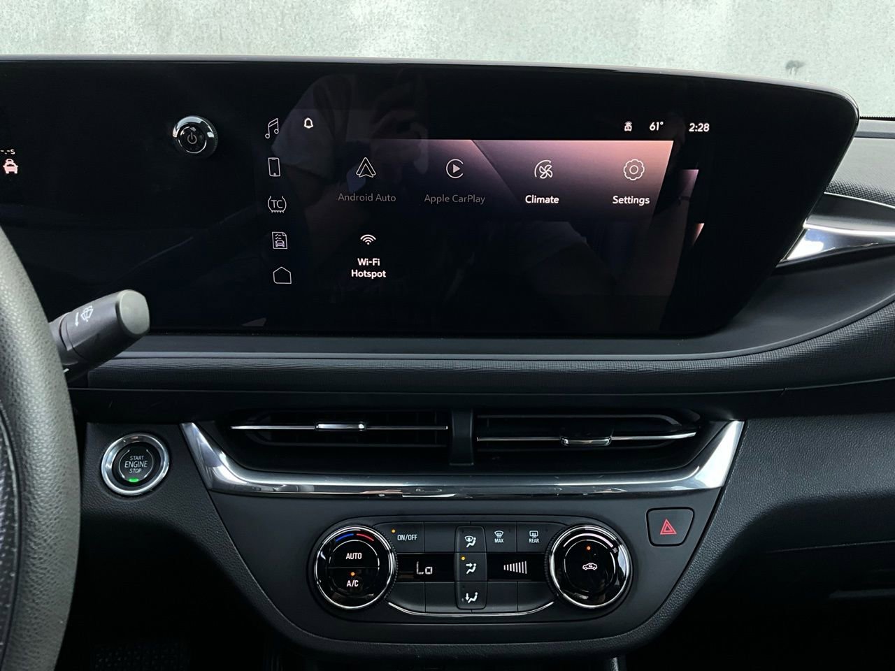 Used 2025 Buick Envista Preferred image 25