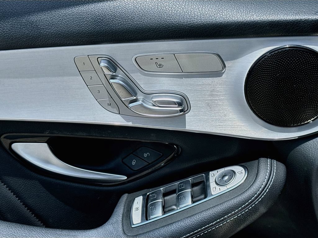 Used 2022 Mercedes-Benz GLC 300 image 19