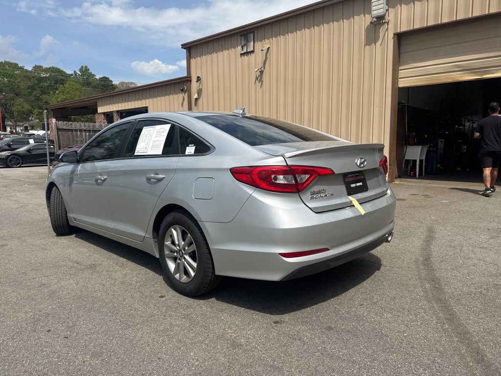 Used 2017 Hyundai Sonata SE w/ Cargo Package image 2