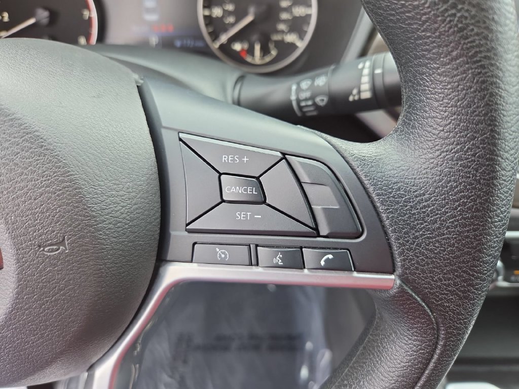 Used 2025 Nissan Altima 2.5 SV FWD image 19