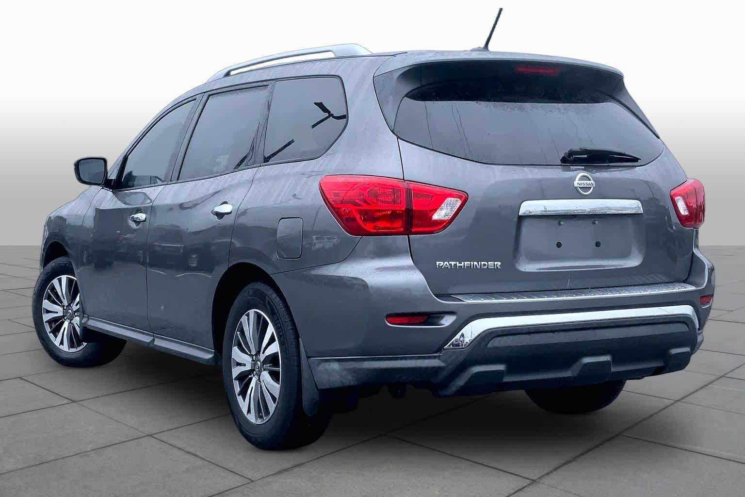 Used 2017 Nissan Pathfinder S FWD image 12