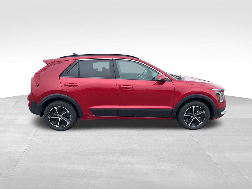 Used 2025 Kia Niro EX image 6