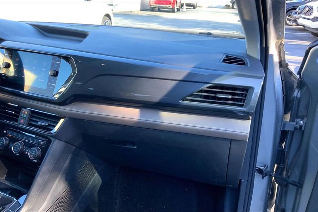 Used 2023 Volkswagen Taos SEL image 18