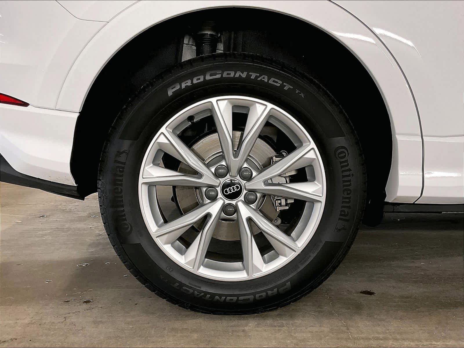 Certified 2025 Audi Q3 2.0T Premium w/ Convenience Package AWD/4WD image 10