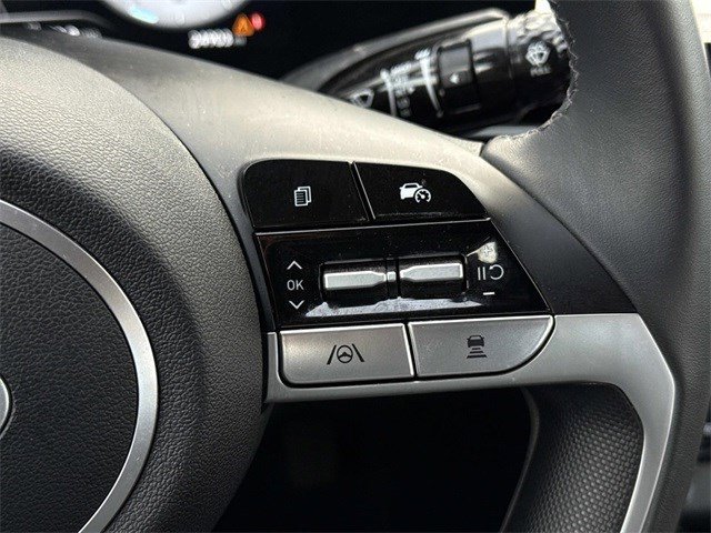 Used 2024 Hyundai Elantra Limited image 24