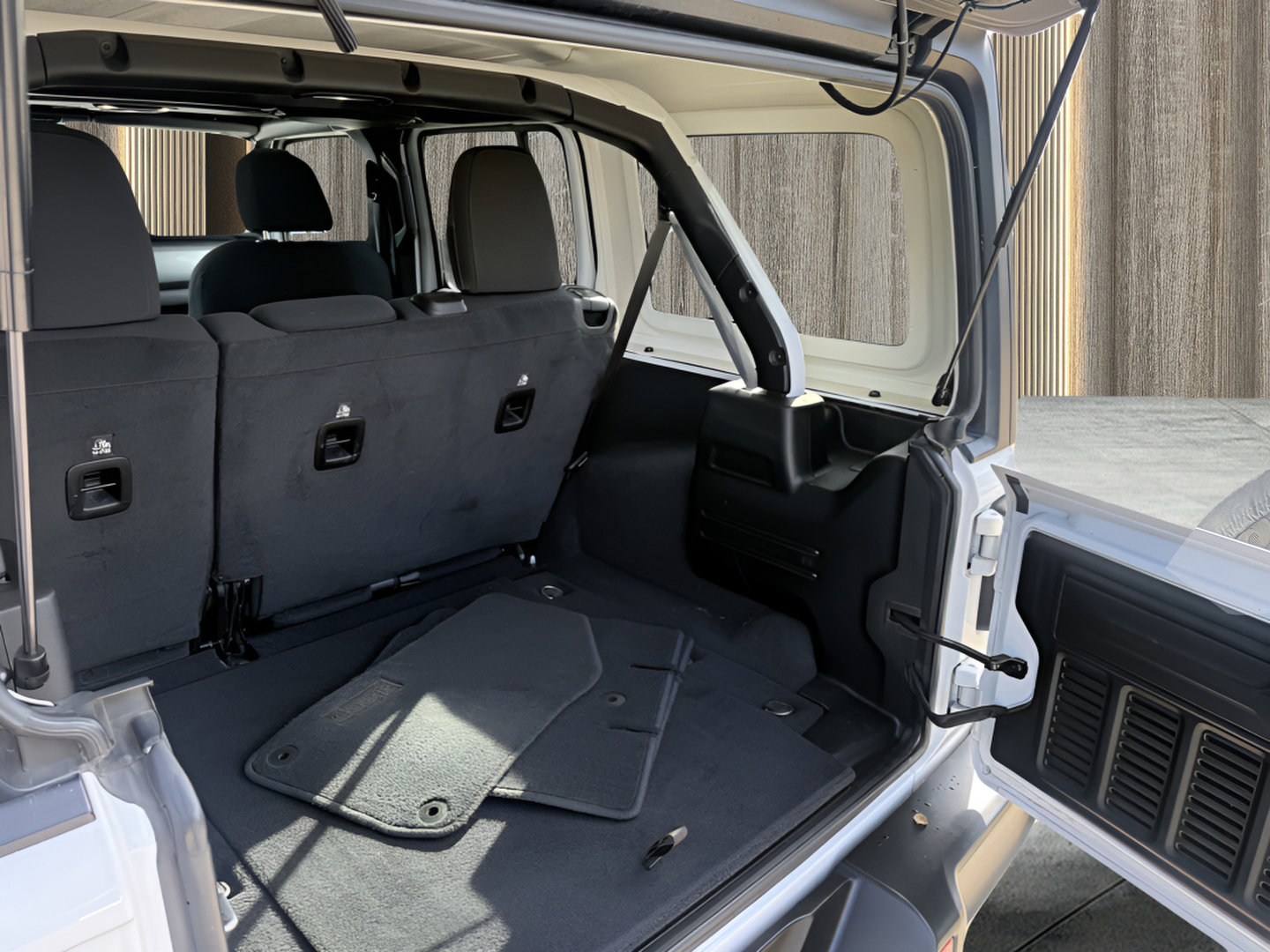 Used 2021 Jeep Wrangler Unlimited Sahara image 67