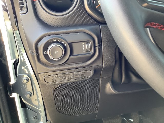 Used 2024 Jeep Wrangler Unlimited Rubicon w/ Safety Group AWD/4WD image 15