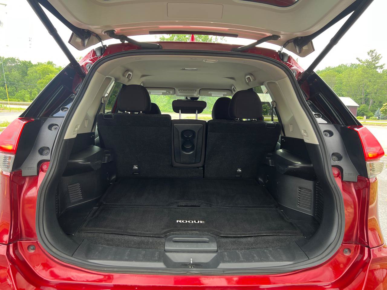 Used 2019 Nissan Rogue SV AWD/4WD image 35