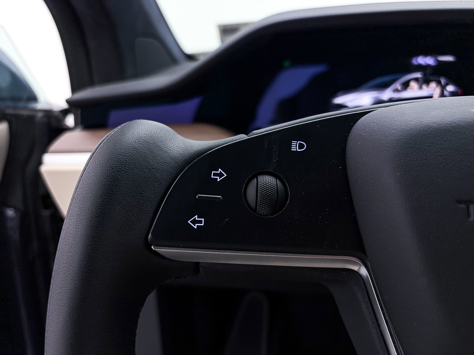 Used 2023 Tesla Model X image 27