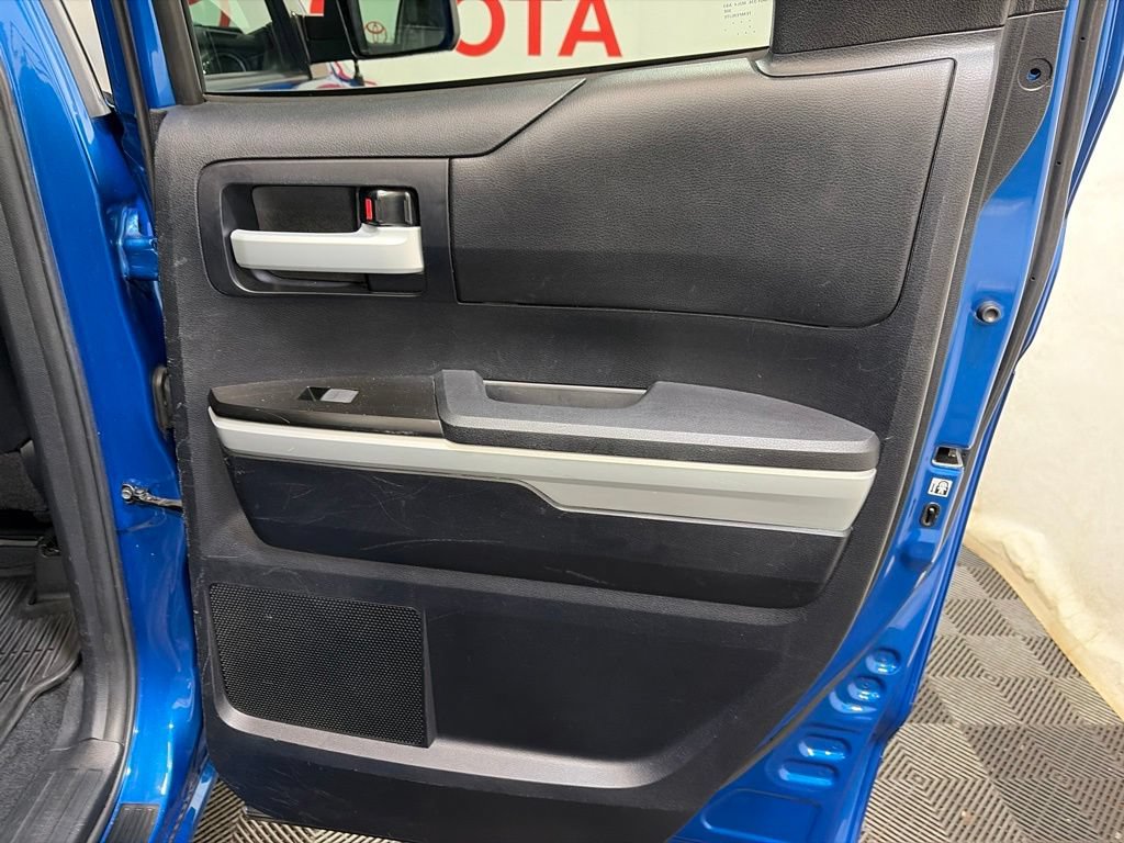 Used 2018 Toyota Tundra Limited w/ Limited Premium Package AWD/4WD image 13