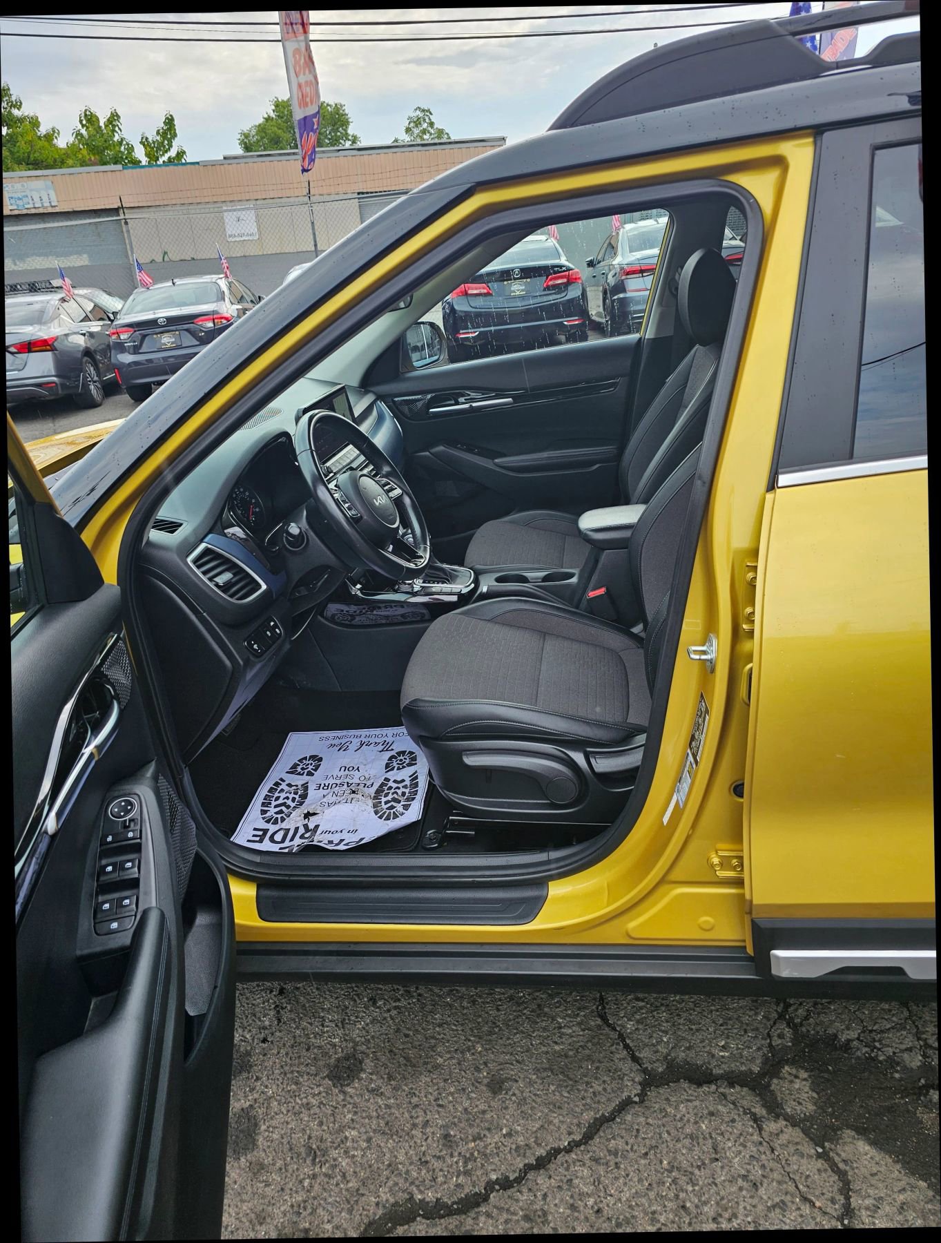 Used 2023 Kia Seltos Nightfall Edition image 7