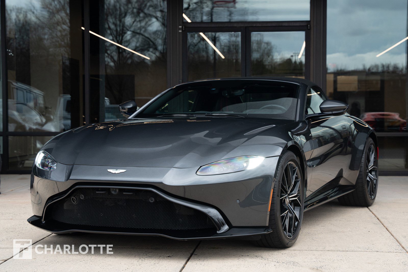 Used 2021 Aston Martin V8 Vantage Roadster image 7