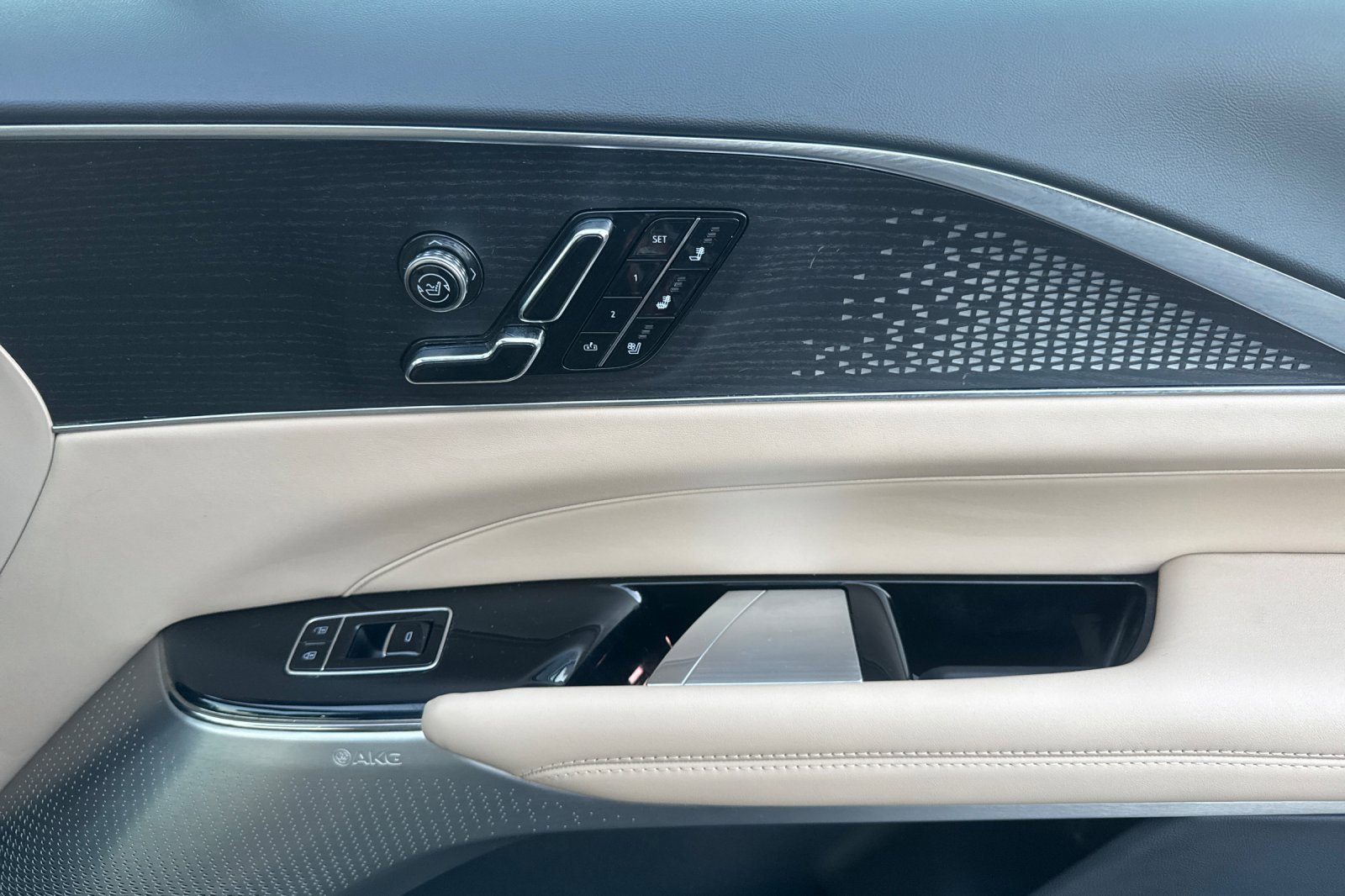 Certified 2025 Cadillac Lyriq Luxury w/ Nappa Leather Package image 20