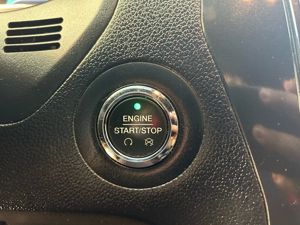 Used 2017 Ford Explorer XLT w/ Equipment Group 202A image 28