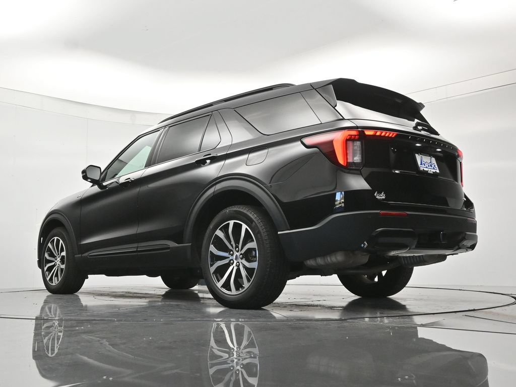 Used 2025 Ford Explorer ST-Line AWD/4WD image 43