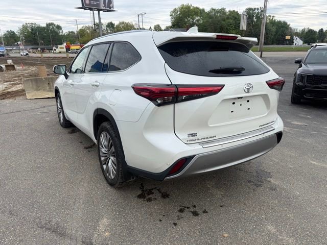 Used 2021 Toyota Highlander Platinum AWD/4WD image 4