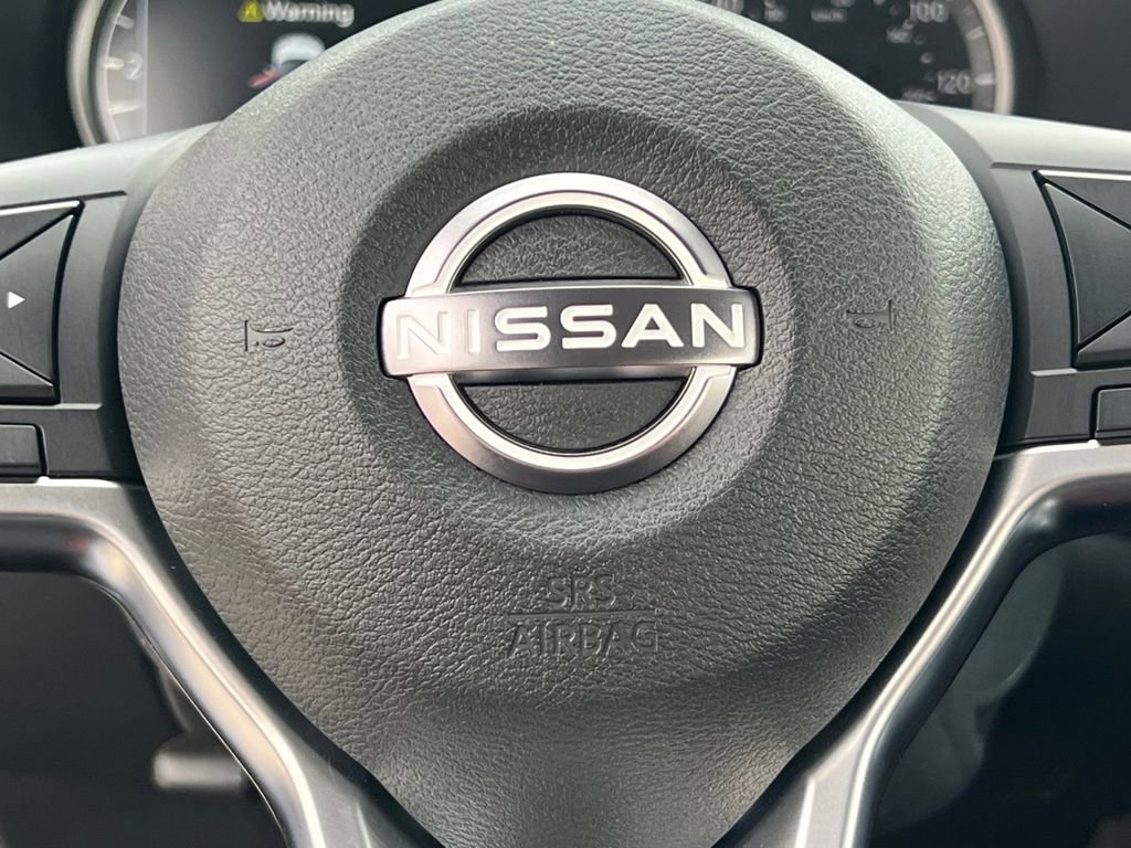 New 2025 Nissan Versa SR FWD image 5