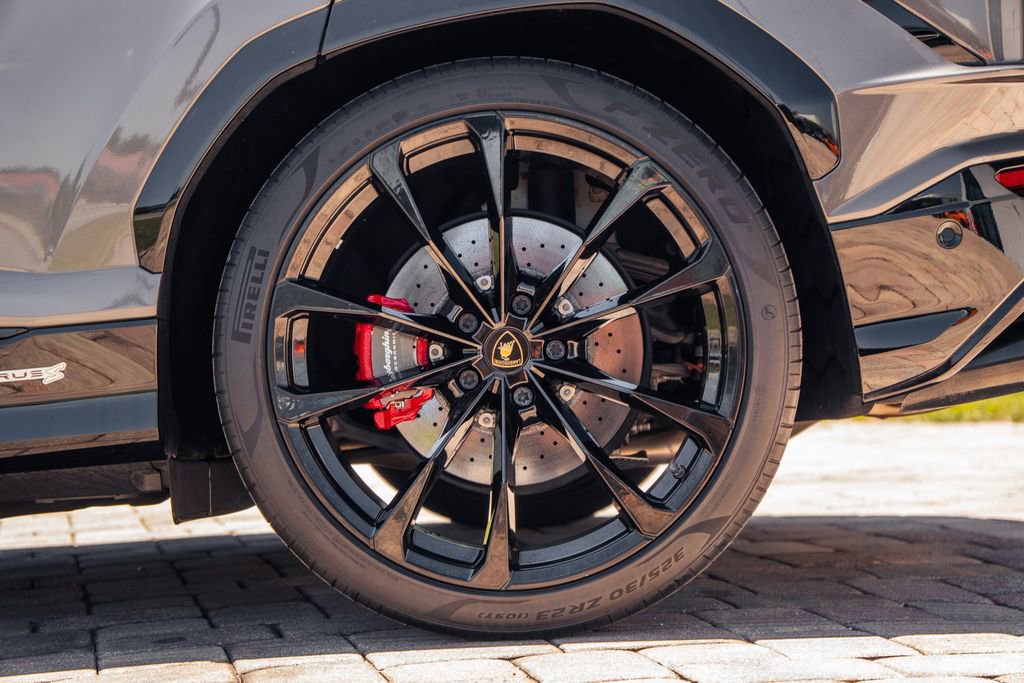 Used 2023 Lamborghini Urus S AWD/4WD image 16