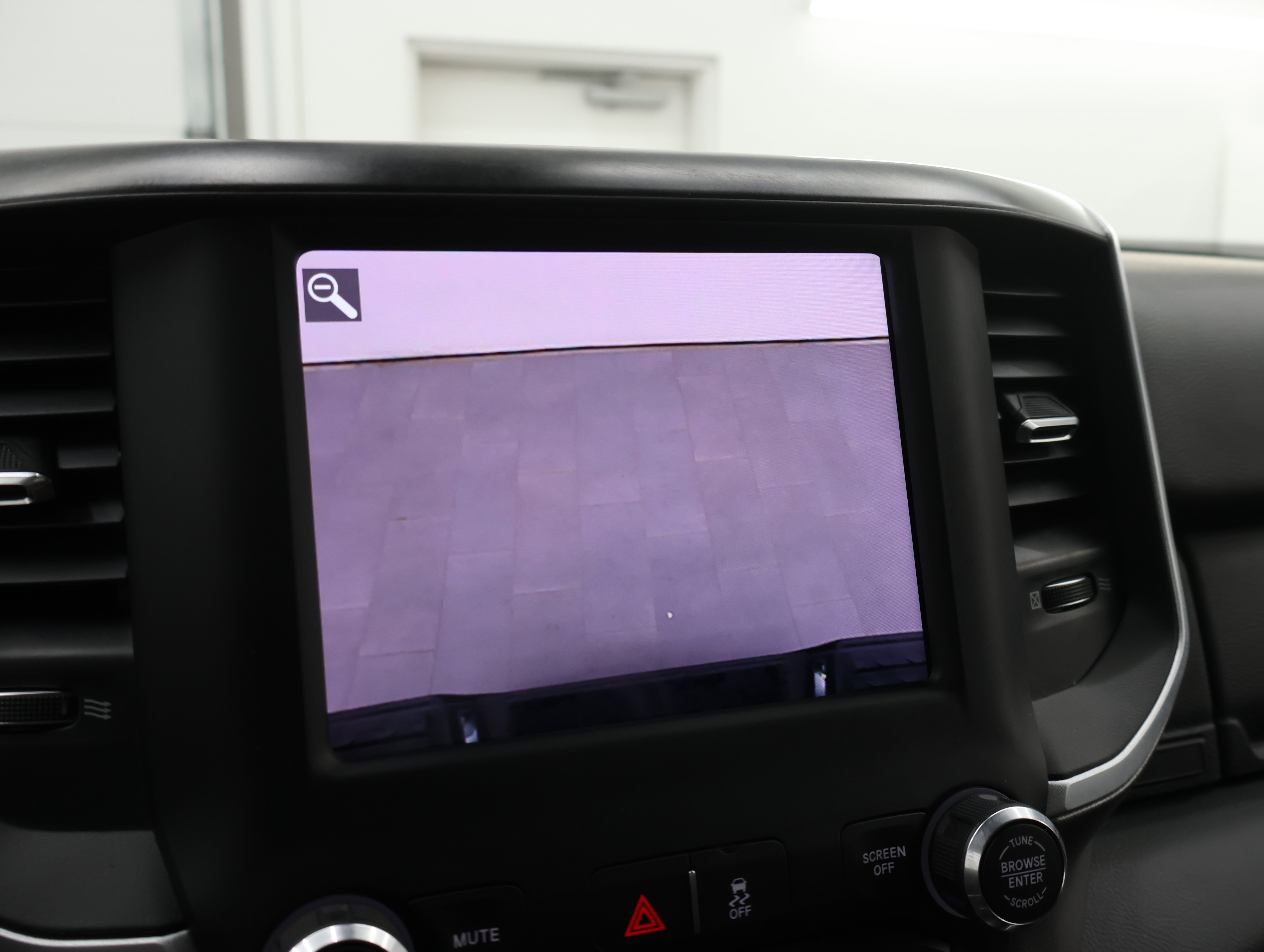 Used 2020 RAM 2500 Big Horn w/ Night Edition AWD/4WD image 17