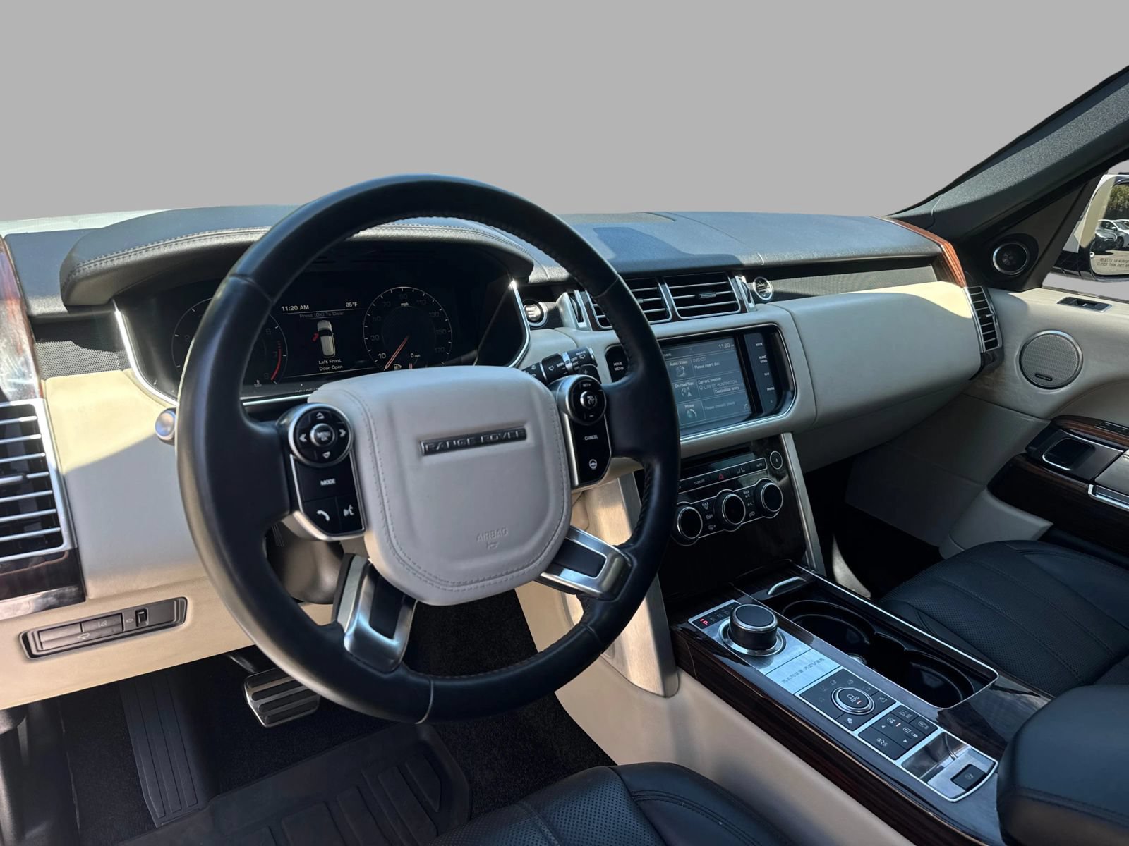 Used 2015 Land Rover Range Rover Supercharged AWD/4WD image 36