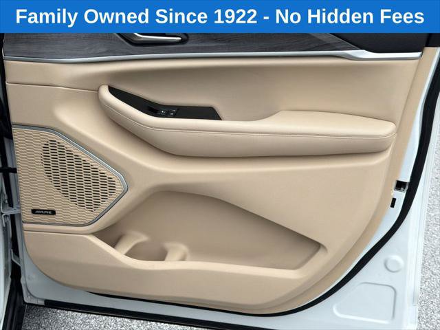 Certified 2022 Jeep Grand Cherokee Limited 4xe w/ Luxury Tech Group II AWD/4WD image 14