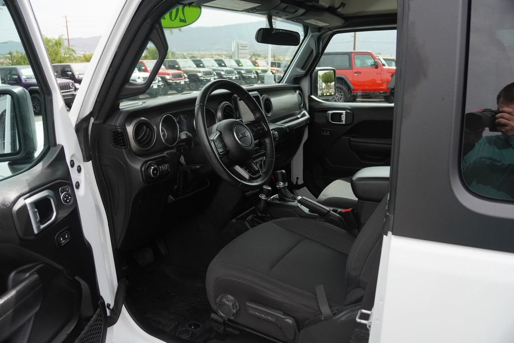 Certified 2022 Jeep Wrangler Sport AWD/4WD image 32