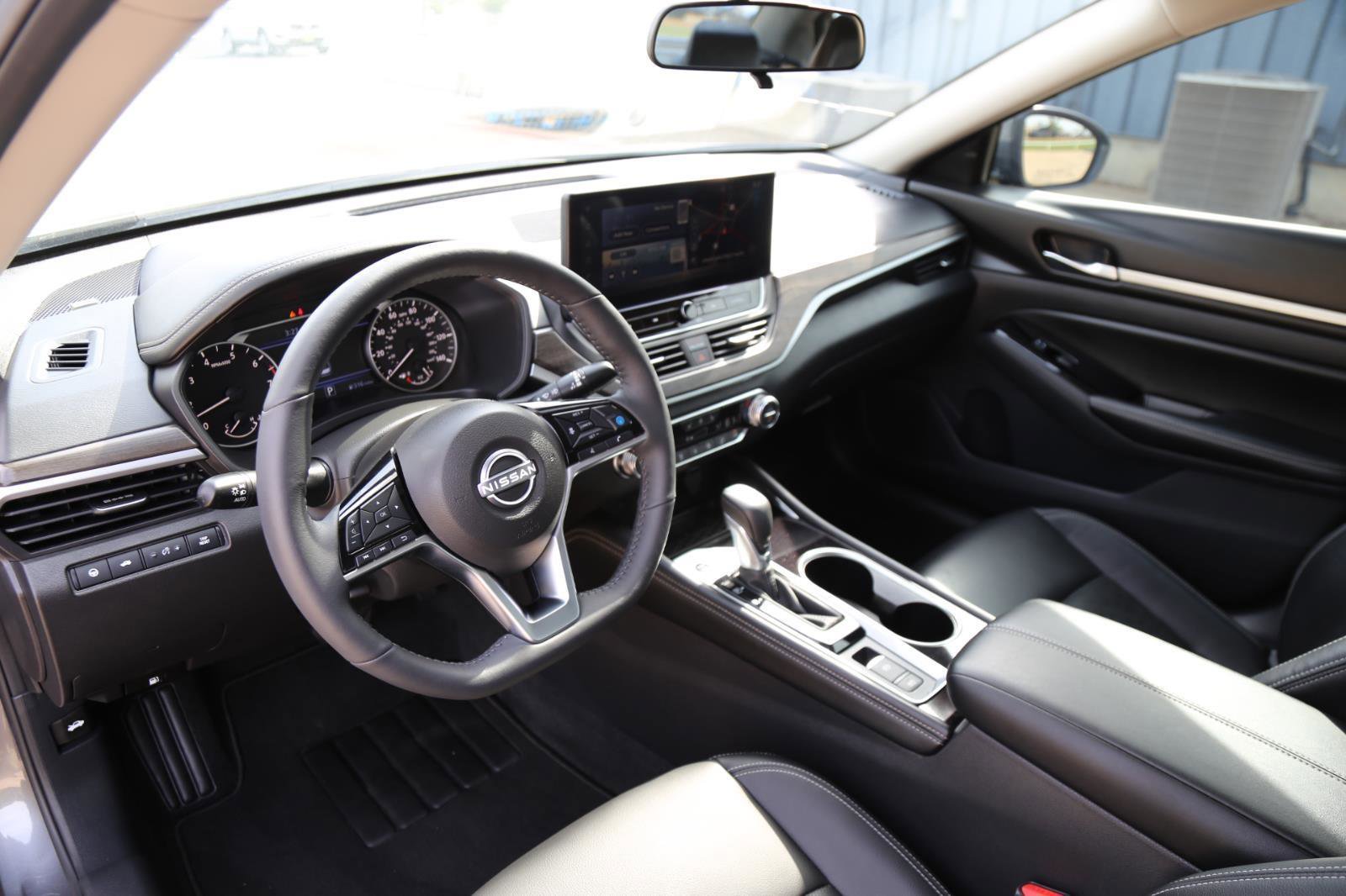 Used 2025 Nissan Altima 2.5 SL FWD image 5