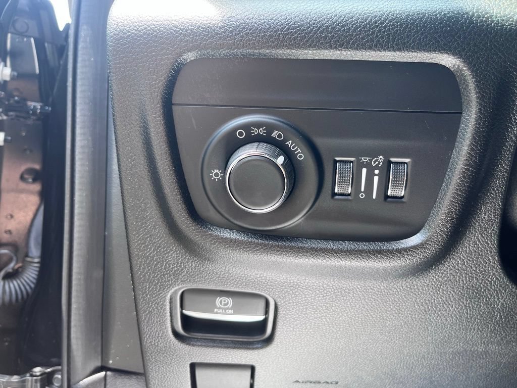 Used 2023 Jeep Grand Cherokee L Laredo AWD/4WD image 10