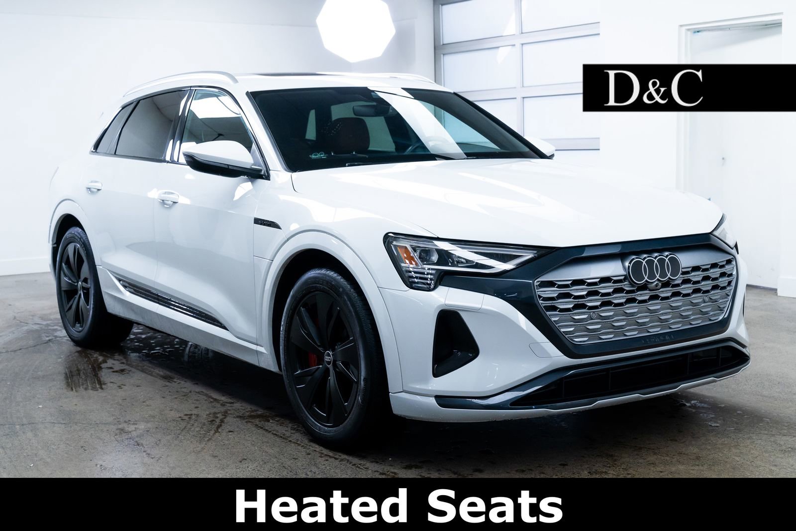 Used 2024 Audi Q8 e-tron Premium image 1