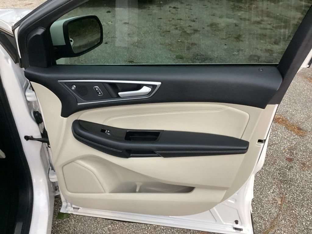 Used 2019 Ford Edge Titanium w/ Equipment Group 301A FWD image 29