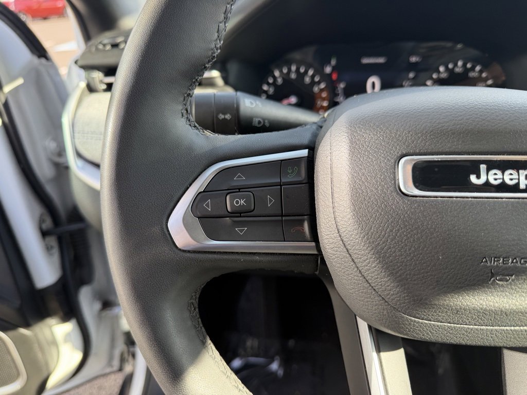 Used 2024 Jeep Compass Latitude image 16