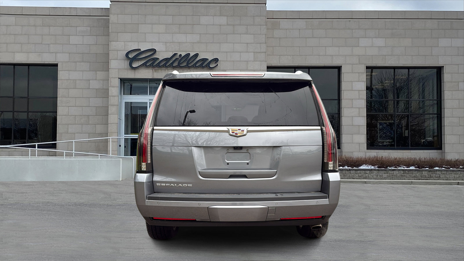 Used 2018 Cadillac Escalade Luxury image 6