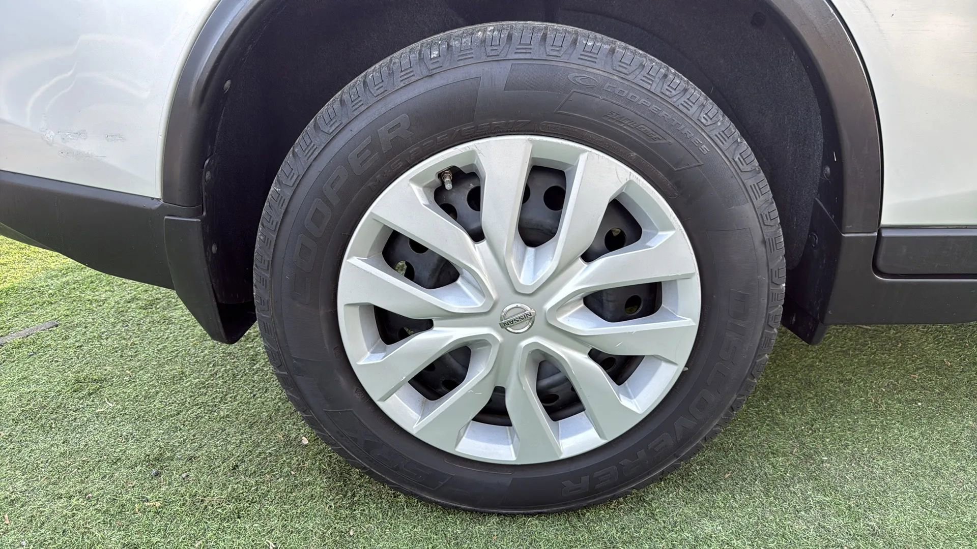 Used 2015 Nissan Rogue S image 45