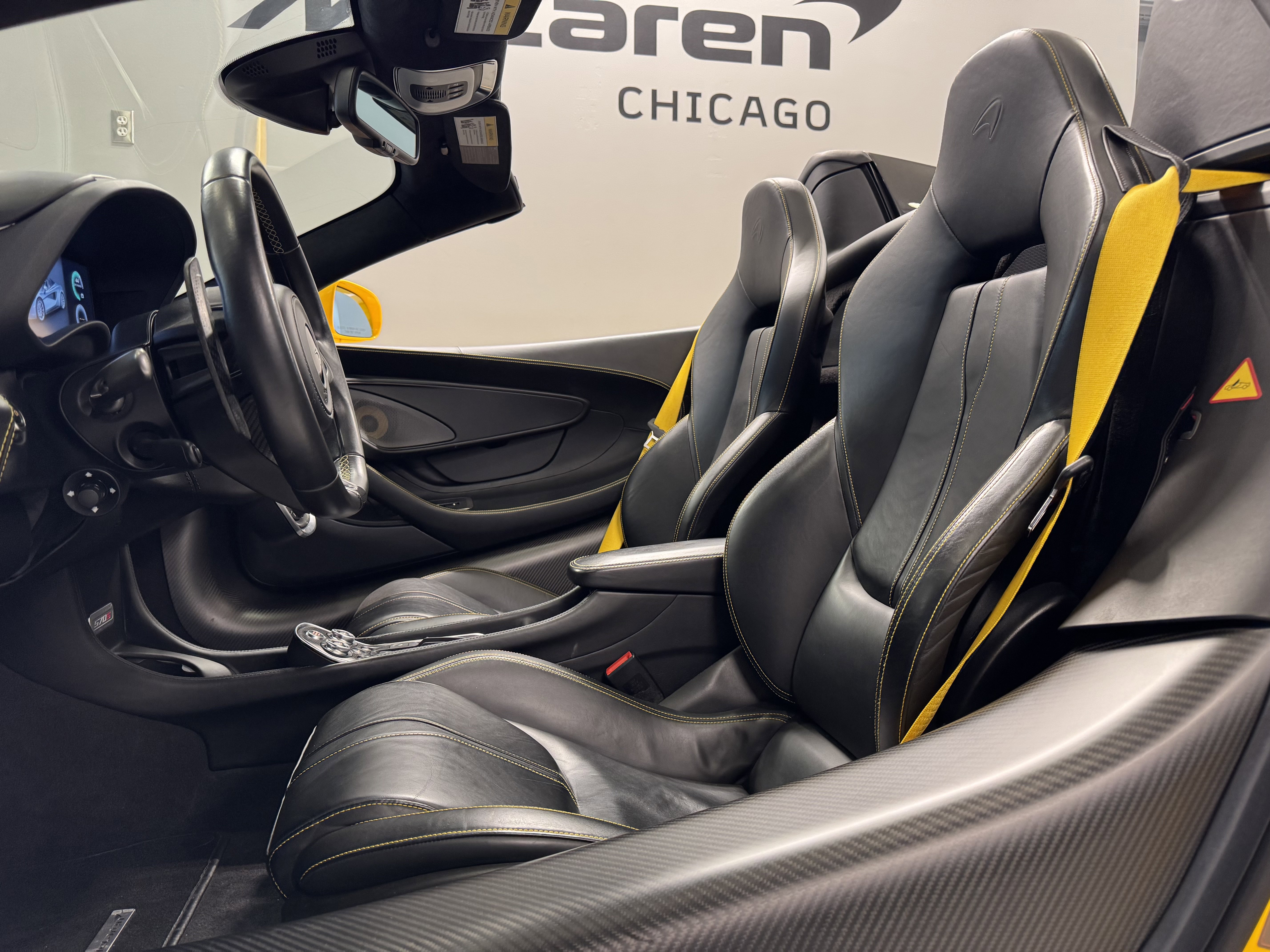 Used 2020 McLaren 570S Spider image 13