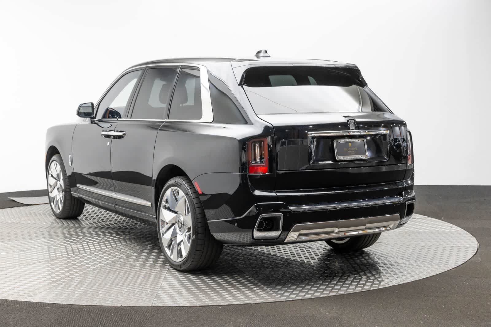 New 2026 Rolls-Royce Cullinan AWD/4WD image 4