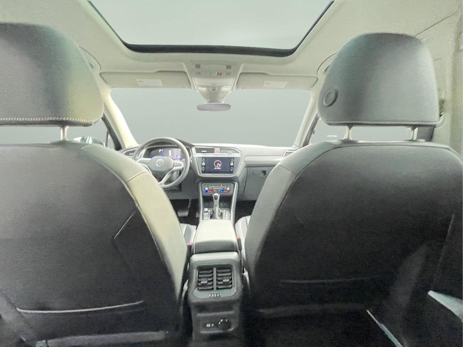 Used 2024 Volkswagen Tiguan SE AWD/4WD image 20