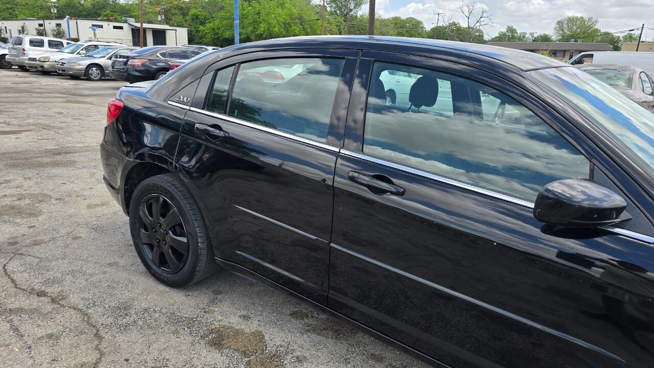 Used 2012 Chrysler 200 LX image 6