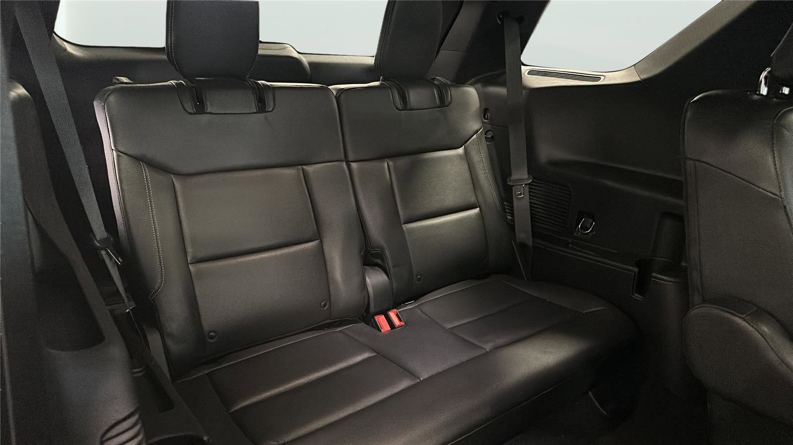 Used 2020 Ford Explorer XLT w/ Equipment Group 202A image 21