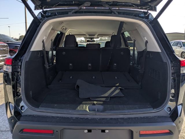 Used 2025 Nissan Pathfinder SV image 11