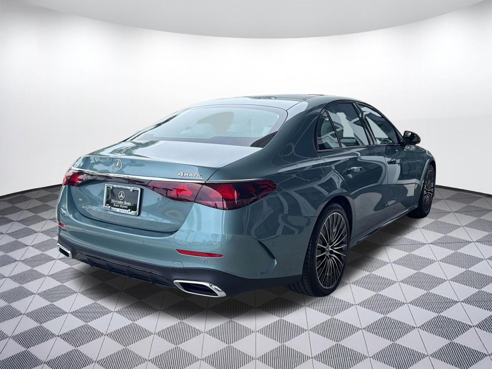 New 2026 Mercedes-Benz E 350 4MATIC Sedan image 9