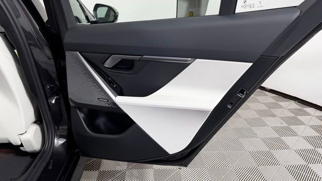 New 2026 BMW 550e xDrive w/ Premium Package image 19