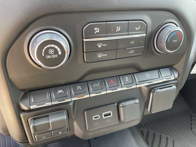 New 2026 Chevrolet Silverado 1500 Custom Trail Boss w/ LPO, Dark Essentials Package AWD/4WD image 18