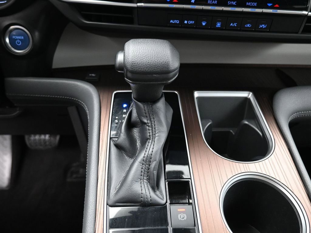 Certified 2021 Toyota Sienna LE FWD image 23